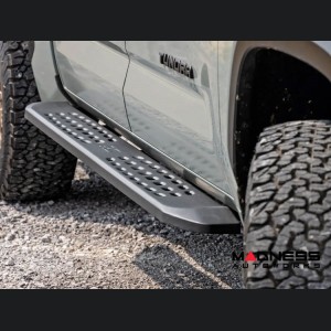 Toyota Tundra Side Steps - RPT2 Running Boards - Rough Country - Crew Cab - 2022-Up